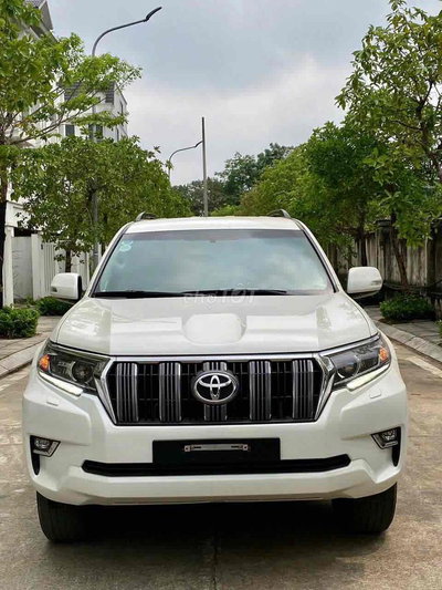 Toyota Prado VX 2018 sx 2015 màu trắng siêu đẹp