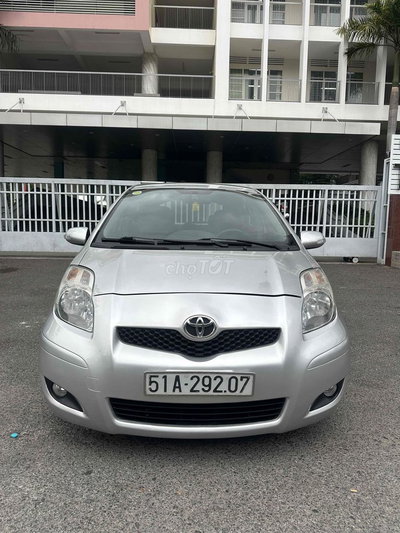 Toyota Yaris 2011 Bạc