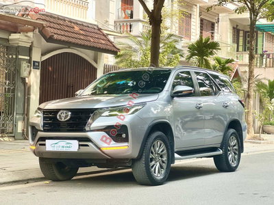 Xe Toyota Fortuner 2.7V 4x4 AT 2021