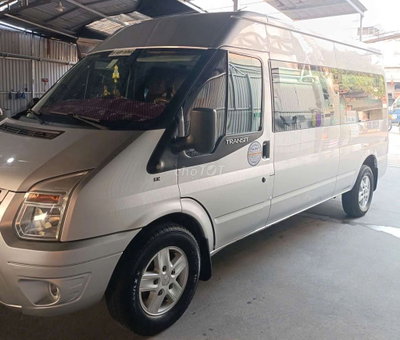 Ford Transit 2018 Bản trung Bạc