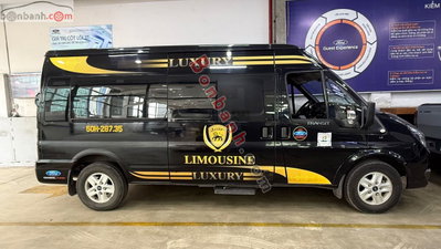 Xe Ford Transit Tiêu chuẩn 2024