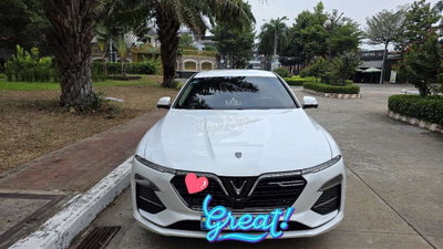 VinFast Lux A2.0 Premium 2019 Trắng