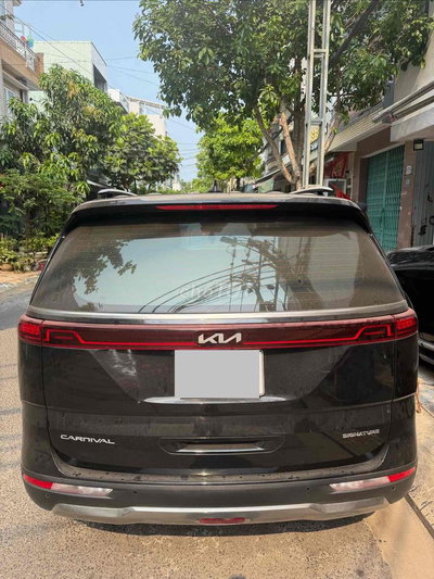 Kia Carnival 2023 Signature 17.000 km