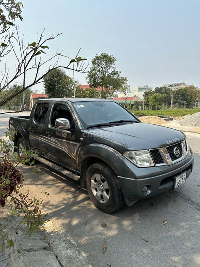 Nissan Navara LE 2.5MT 4x4 2011 Xám