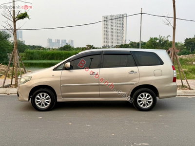 Xe Toyota Innova 2.0E 2014