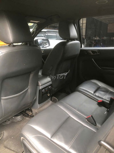 Chính chủ cần bán xe ford everest titanium 2017