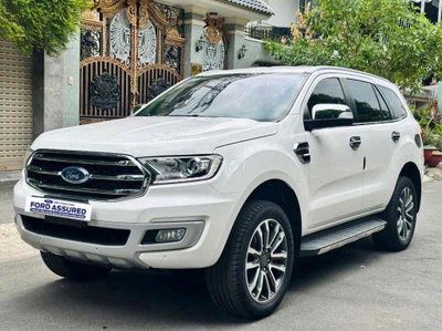 ✅Ford Everest Titanium 2019 38.000km Trắng