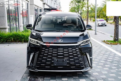 Xe Lexus LM 500h 2025