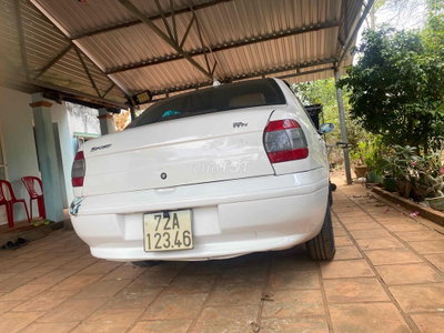 Fiat Siena Trắng 5 chỗ Số sàn