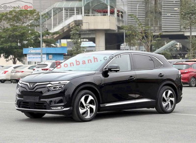 Xe VinFast VF8 Eco AWD 2023