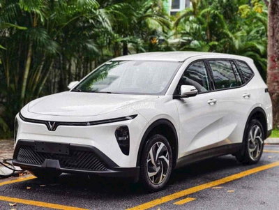 VinFast Limo xe sẵn, tặng full quà tặng, xe sẵn
