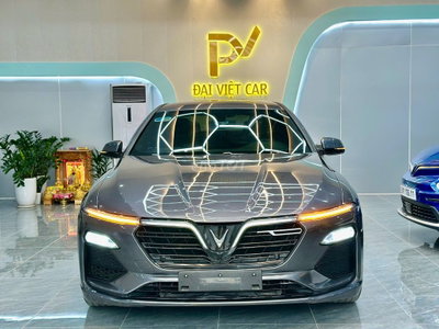 VinFast Lux A 2022 Base 5600 km Xám