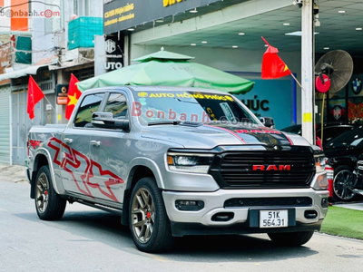 Xe RAM 1500 Laramie Night Edition 5.7L 4x4 AT 2022