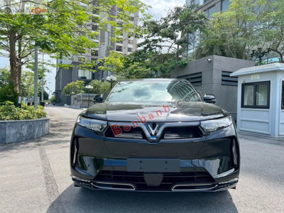 Xe VinFast VF9 Eco 2026