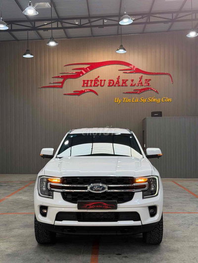 Ford Everest 2024 Trắng