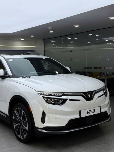 Xe ô tô điện VinFast VF8 Trắng