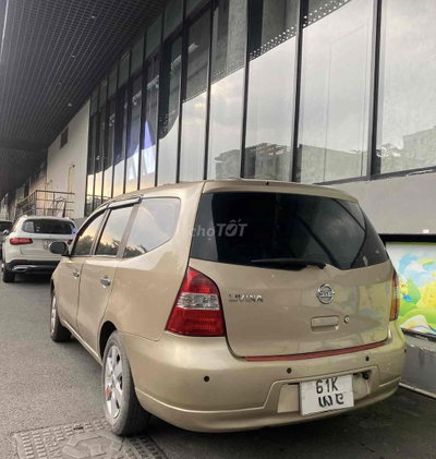 Nissan Grand Livina 2012 Vàng đồng