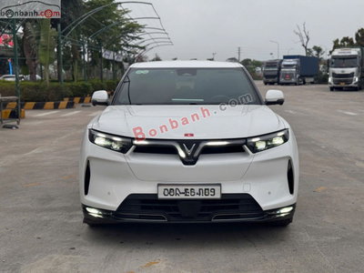 Xe VinFast VF9 Eco 2024