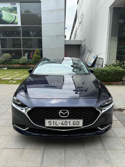 Mazda 3 2023 Luxury 30000 km Xám