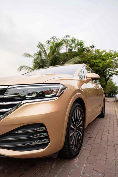 Volkswagen Viloran 2024 Luxury Vàng cát