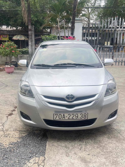 Toyota Vios 2009 E - xe máy số zin. xe gia đình