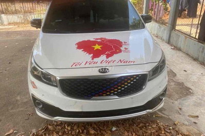 Kia Grand Sedona 7 chỗ Trắng