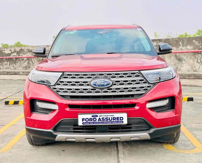 Ford Explorer màu đỏ xe của chủ tịch bán