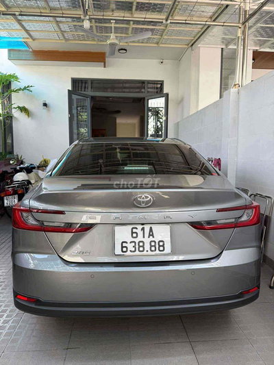 Toyota Camry 2025 2.0Q - 8500 km