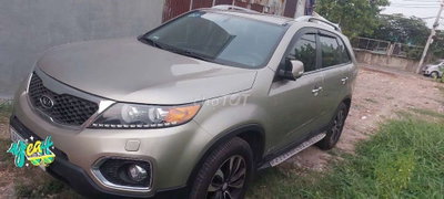 KIA Sorento 7 chỗ 77000km Vàng cát