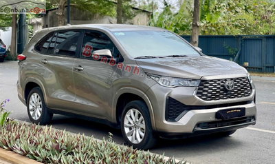Xe Toyota Innova Cross 2.0 CVT 2024