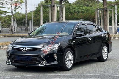 Xe Toyota Camry 2.0E 2018
