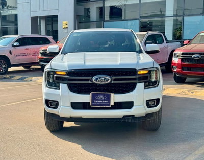 Ford Ranger XLS AT 4x2 2023 Trắng 34.000 km