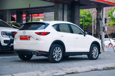 Mazda CX5 2022 Premium 2.0 30.000 KM Trắng
