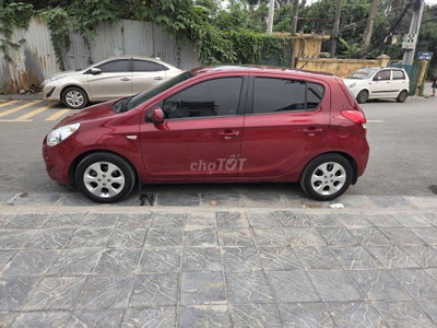 Hyundai i20 Số tự động Đỏ