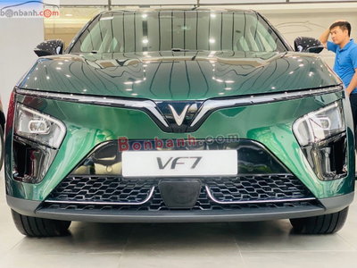 Xe VinFast VF7 Eco 2026