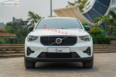Xe Volvo XC40 Ultimate B5 AWD 2023