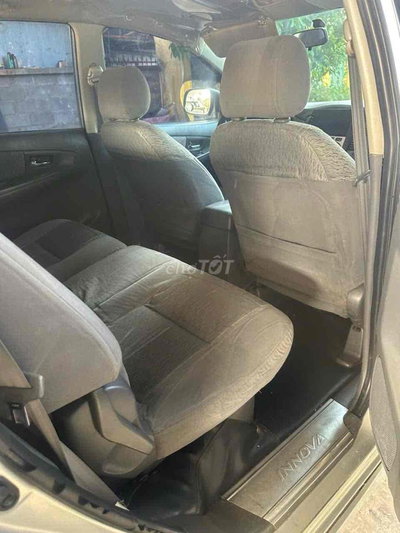 Toyota Innova 2013 Vàng cát