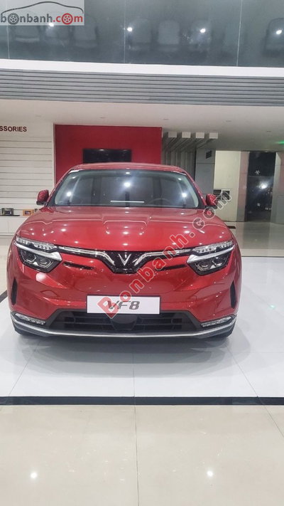 Xe VinFast VF8 Eco 2026