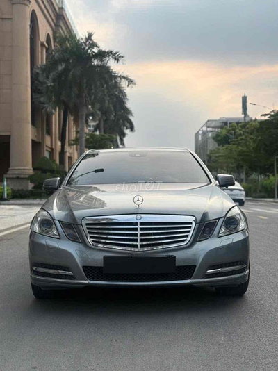 Mercedes E200 2012 Xám