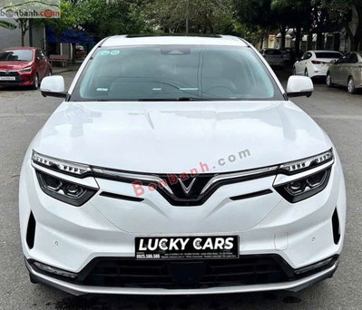 Xe VinFast VF8 Eco AWD 2023