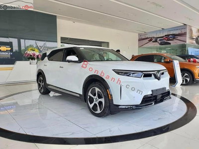 Xe VinFast VF9 Eco 2026