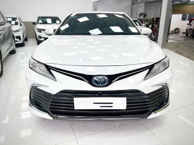 Toyota Camry 2.5 Hybrid Trắng