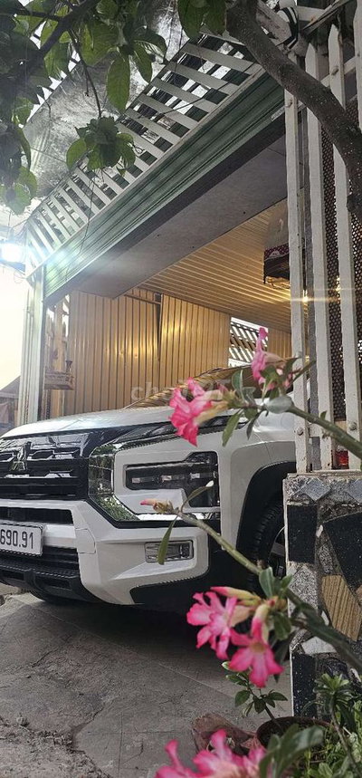 Mitsubishi Xpander Cross 2023 Trắng