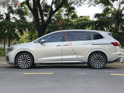 Xe Volkswagen Viloran Luxury 2025