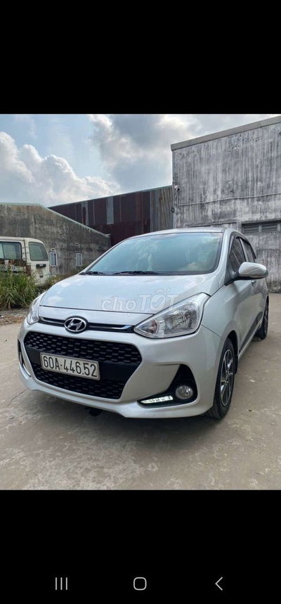 Hyundai Grand i10 Bạc 5 chỗ