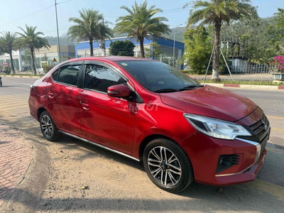 Mitsubishi Attrage Đỏ 5 chỗ