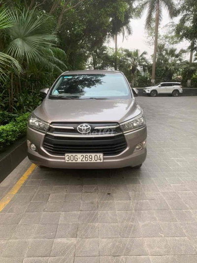 Toyota Innova 2020 Nâu