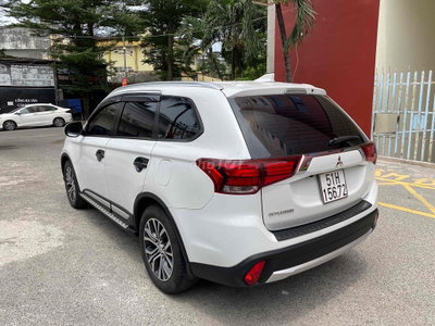 Mitsubishi Outlander 2019 Trắng
