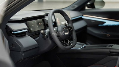 Xe ô tô điện Lynk & Co 08 Vàng đồng