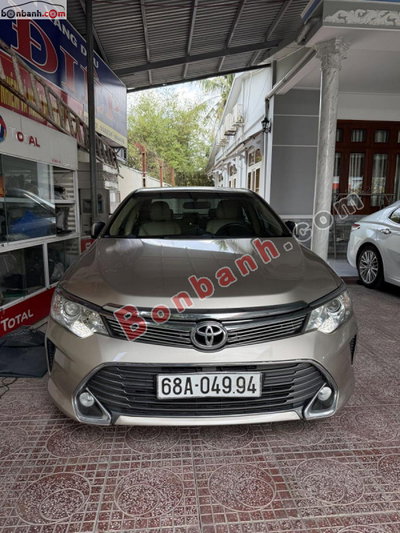 Xe Toyota Camry 2.0E 2016